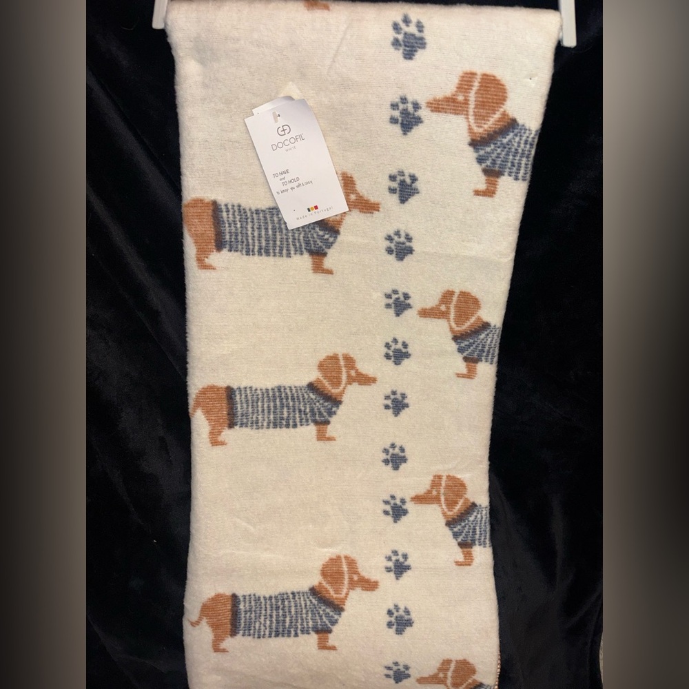 Dachshund Pattern Throw Blanket in Cream/Brown/Blue